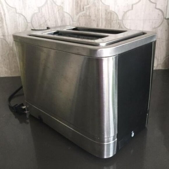 Oster 2-Slice Toaster Silver color - Picture 2 of 6